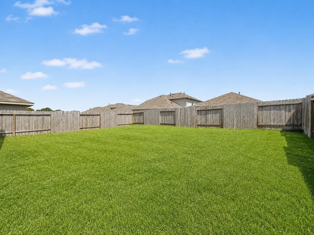11936 Summer Oak Trail Willis, TX 77318