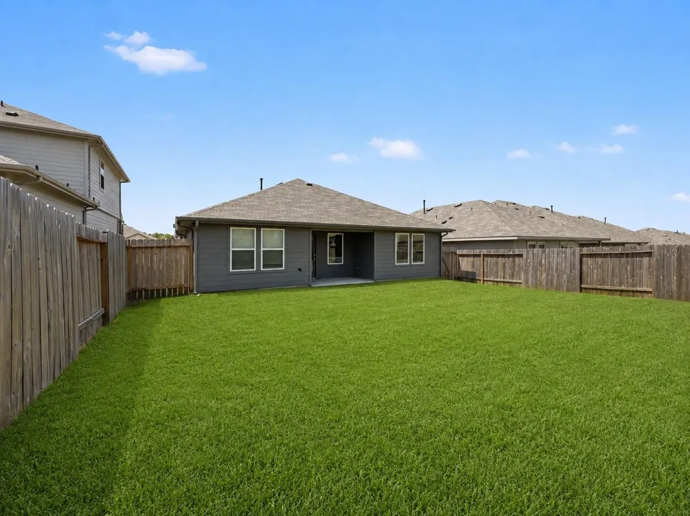 11936 Summer Oak Trail Willis, TX 77318