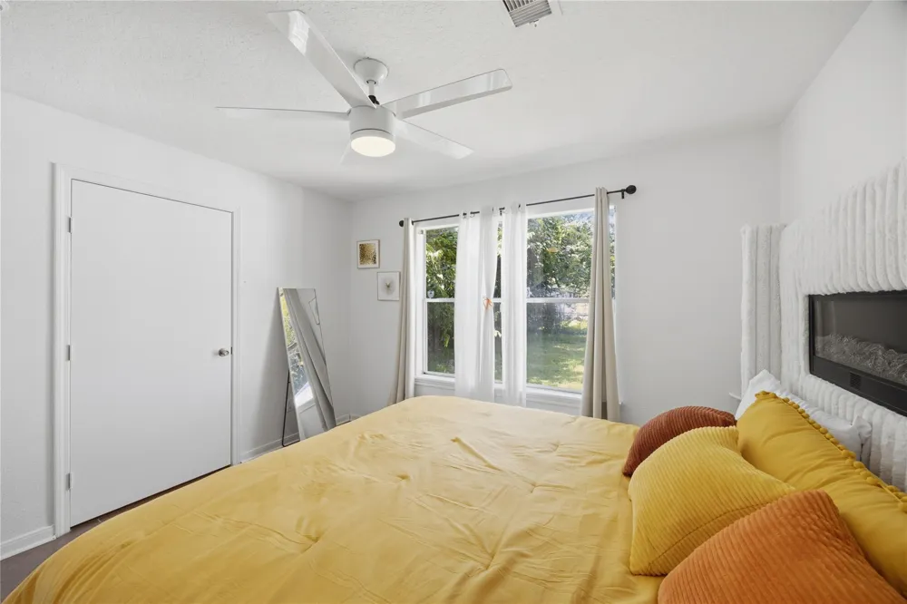 1715 Brewster Street Houston, TX 77020