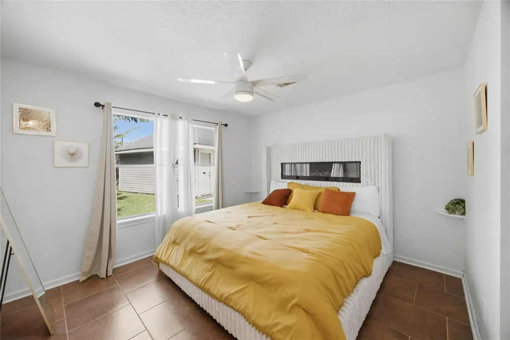 1715 Brewster Street Houston, TX 77020