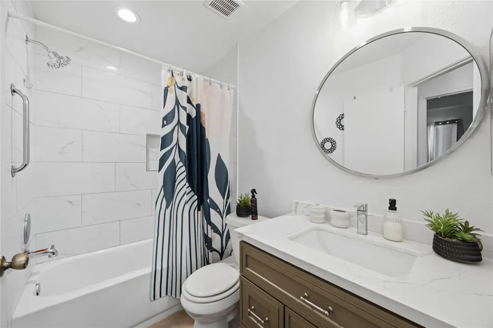 1715 Brewster Street Houston, TX 77020