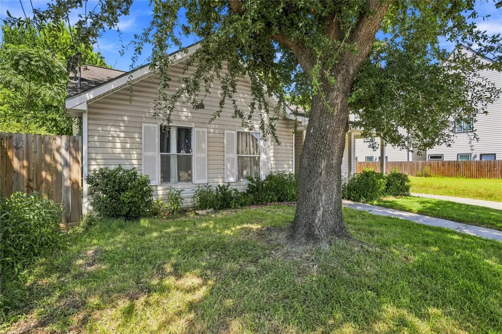 1715 Brewster Street Houston, TX 77020