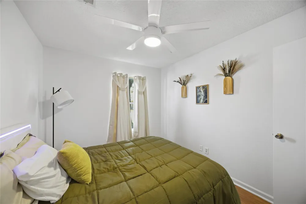 1715 Brewster Street Houston, TX 77020