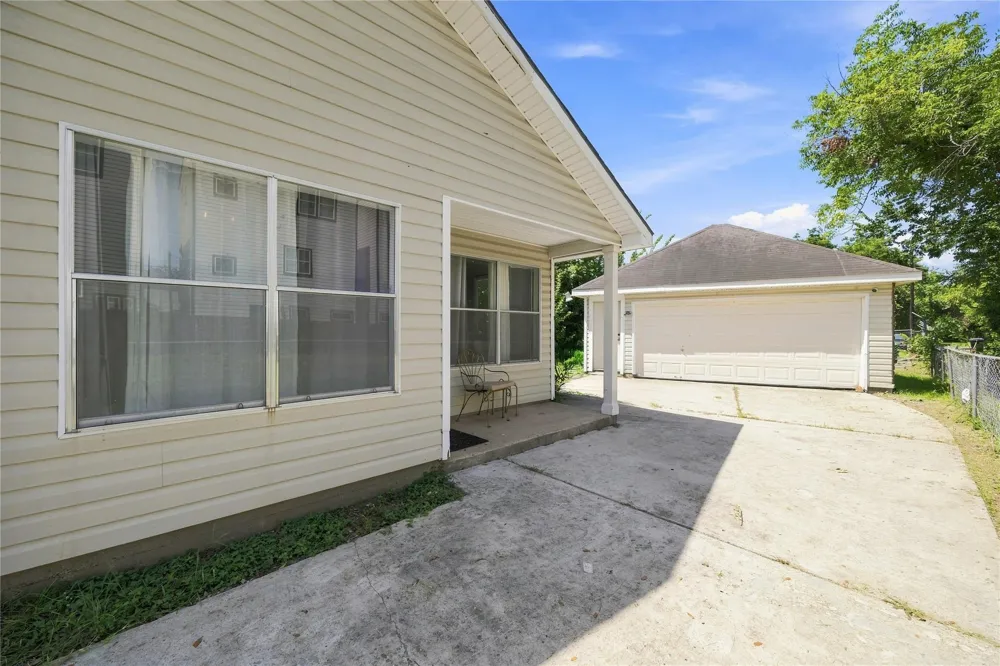 1715 Brewster Street Houston, TX 77020