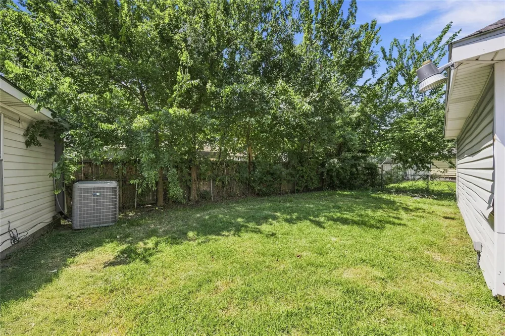 1715 Brewster Street Houston, TX 77020