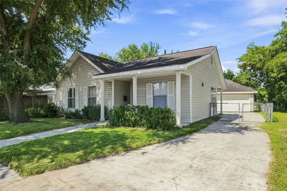 1715 Brewster Street Houston, TX 77020
