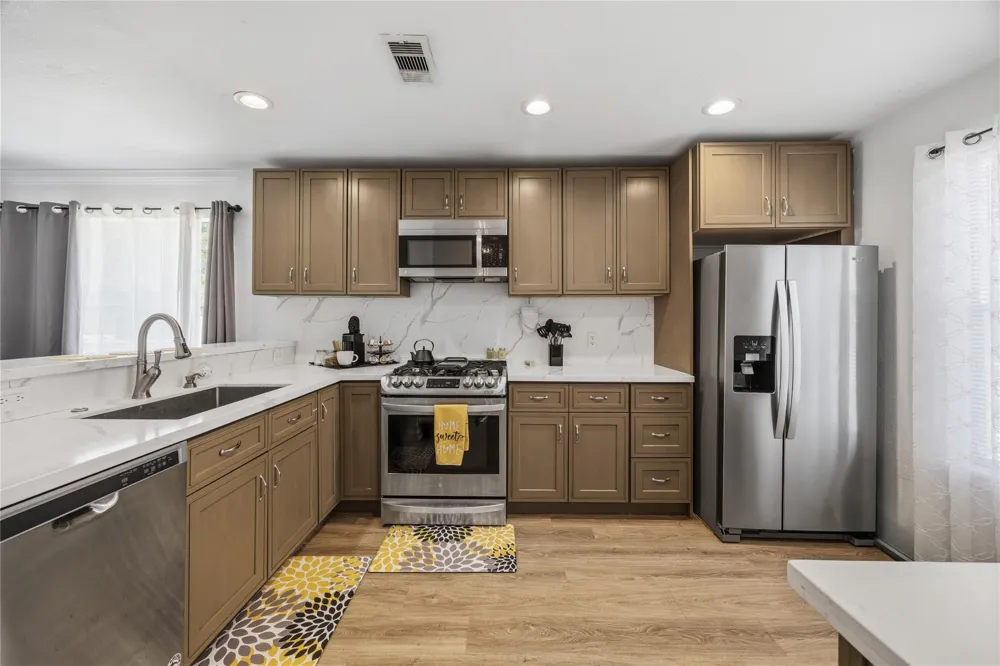 1715 Brewster Street Houston, TX 77020