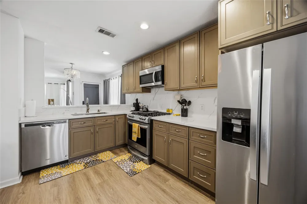 1715 Brewster Street Houston, TX 77020