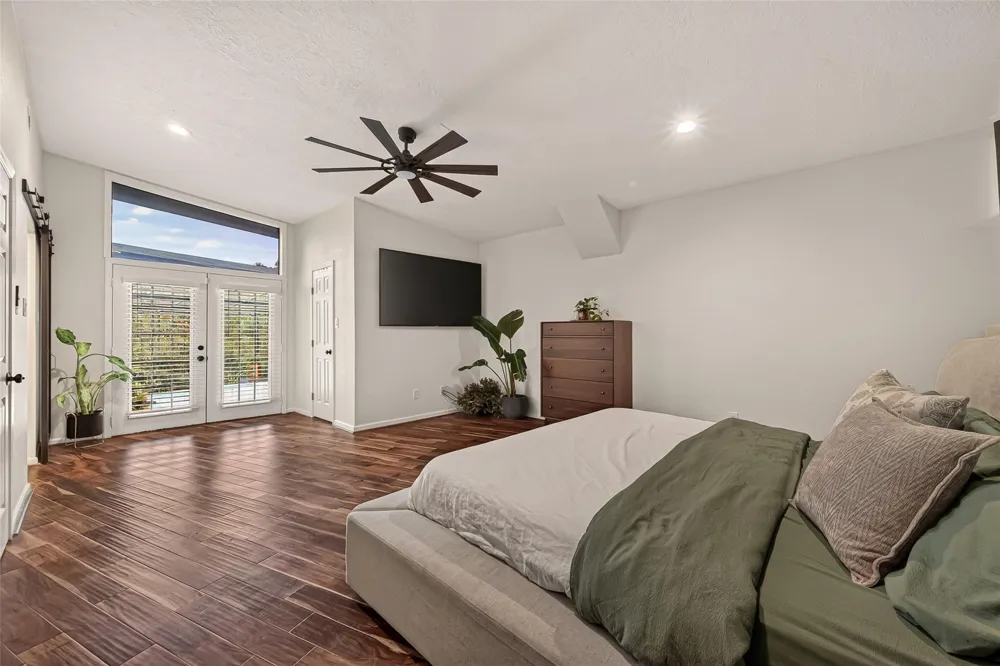 514 S Shadowbend Avenue Friendswood, TX 77546