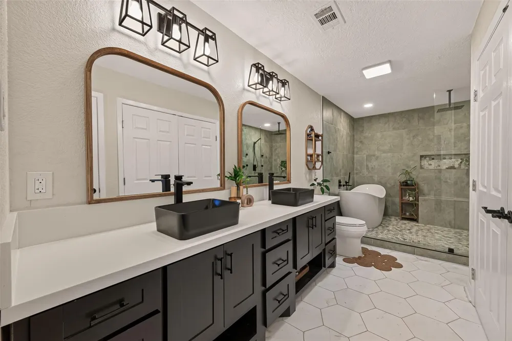514 S Shadowbend Avenue Friendswood, TX 77546