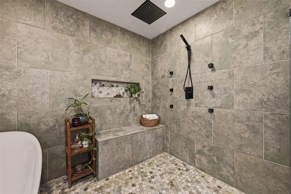 514 S Shadowbend Avenue Friendswood, TX 77546