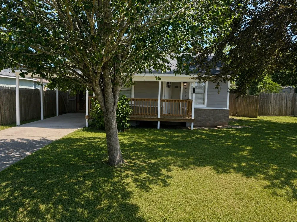 705 Collins Street Dayton, TX 77535