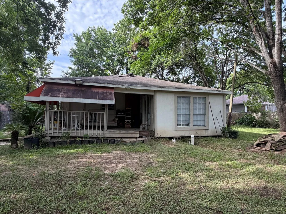 16005 Old Richmond Road Sugar Land, TX 77498