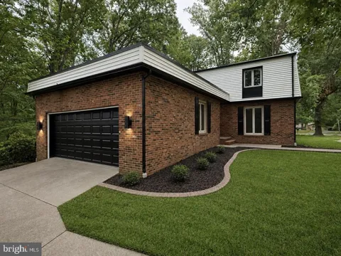 1002 ISABELLA DRIVE