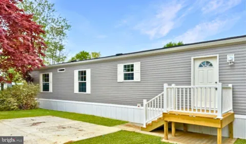 111 AZALEA CIRCLE