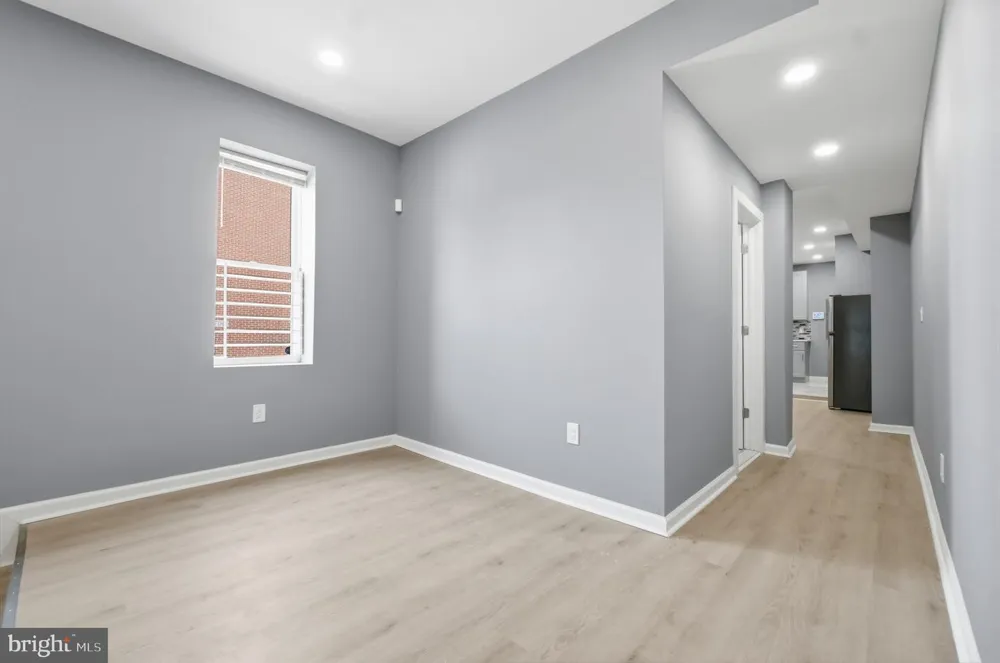 527 S SMALLWOOD STREET Baltimore, MD 21223