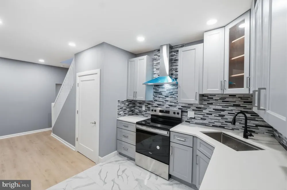 527 S SMALLWOOD STREET Baltimore, MD 21223