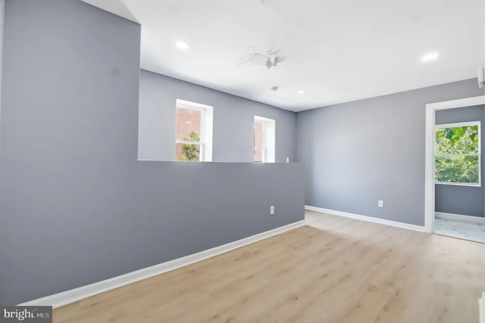 527 S SMALLWOOD STREET Baltimore, MD 21223