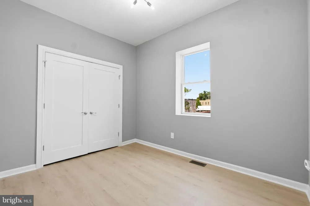 527 S SMALLWOOD STREET Baltimore, MD 21223