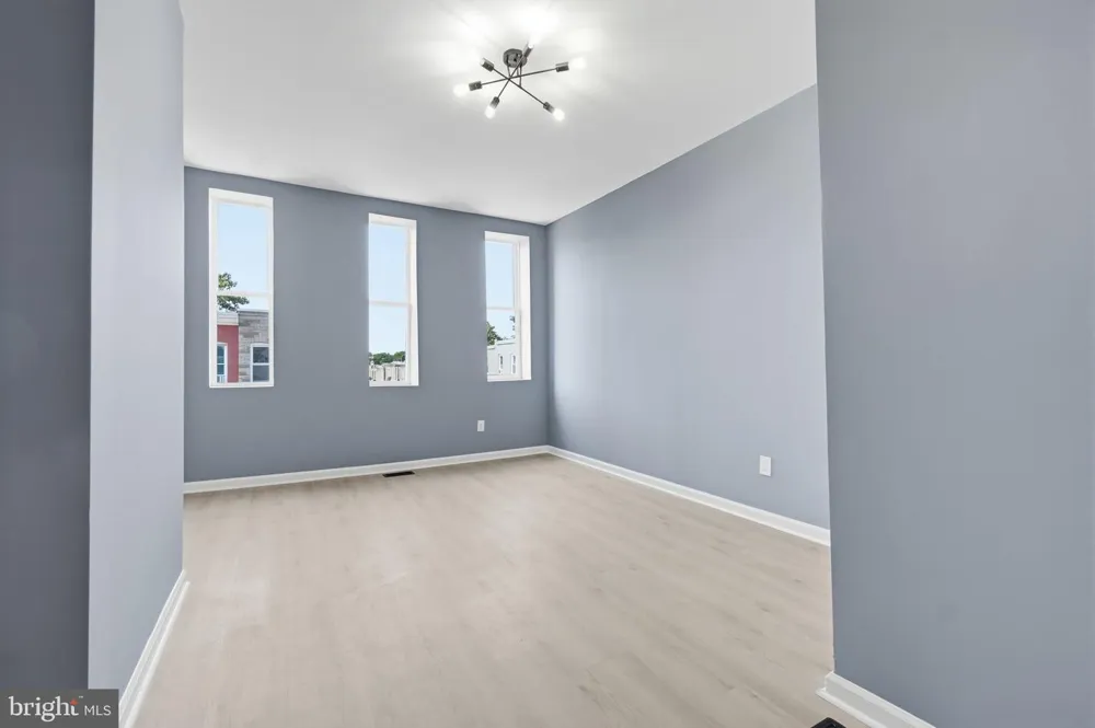 527 S SMALLWOOD STREET Baltimore, MD 21223
