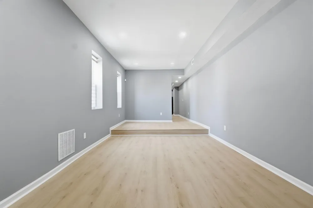 527 S SMALLWOOD STREET Baltimore, MD 21223