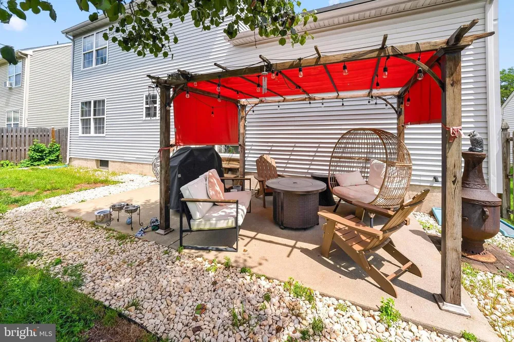 33 SALISBURY WAY Logan, NJ 08085
