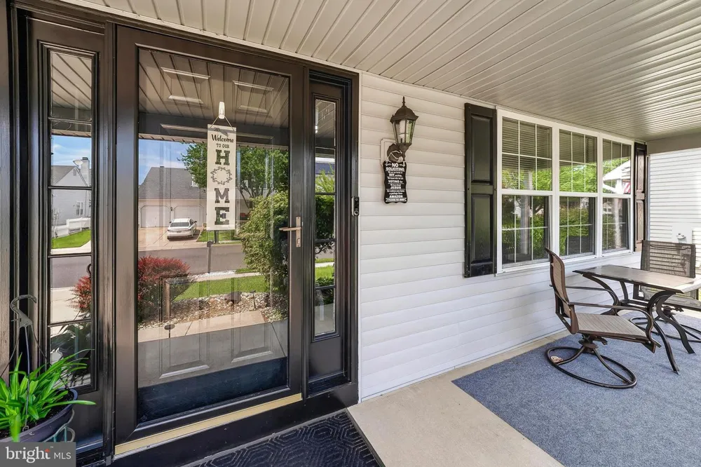 33 SALISBURY WAY Logan, NJ 08085