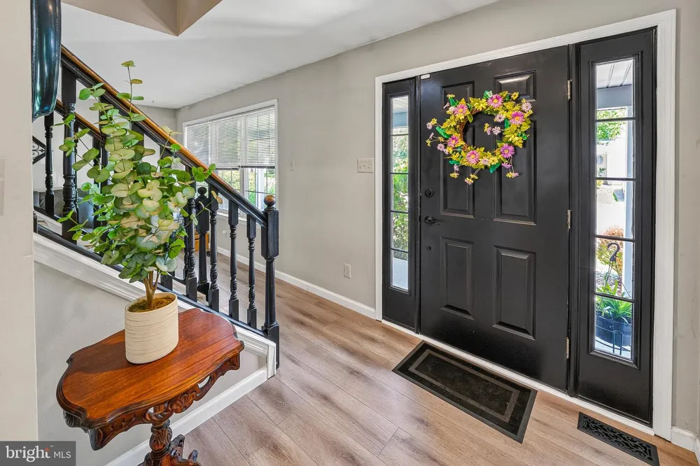 33 SALISBURY WAY Logan, NJ 08085
