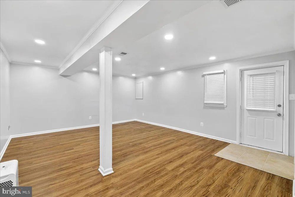 9303 MACSWAIN PLACE Springfield, VA 22153