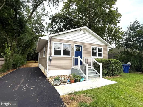 24 WOODLAND AVENUE