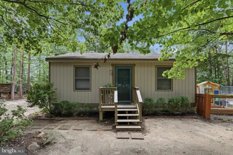 899 OAK DALE COURT