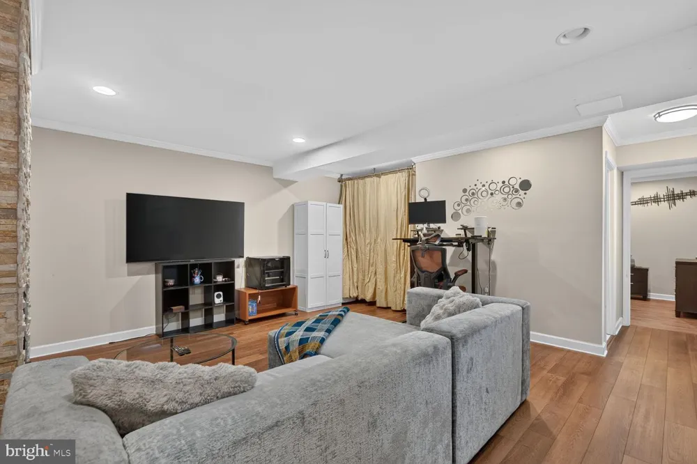 2911 8TH STREET SE #1101 Washington, DC 20032