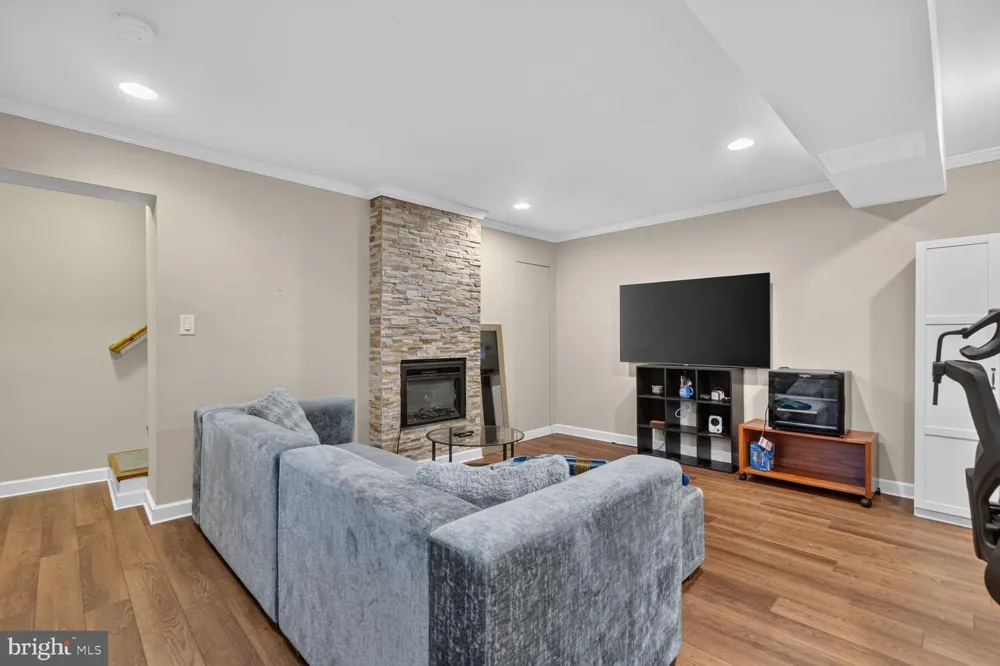 2911 8TH STREET SE #1101 Washington, DC 20032