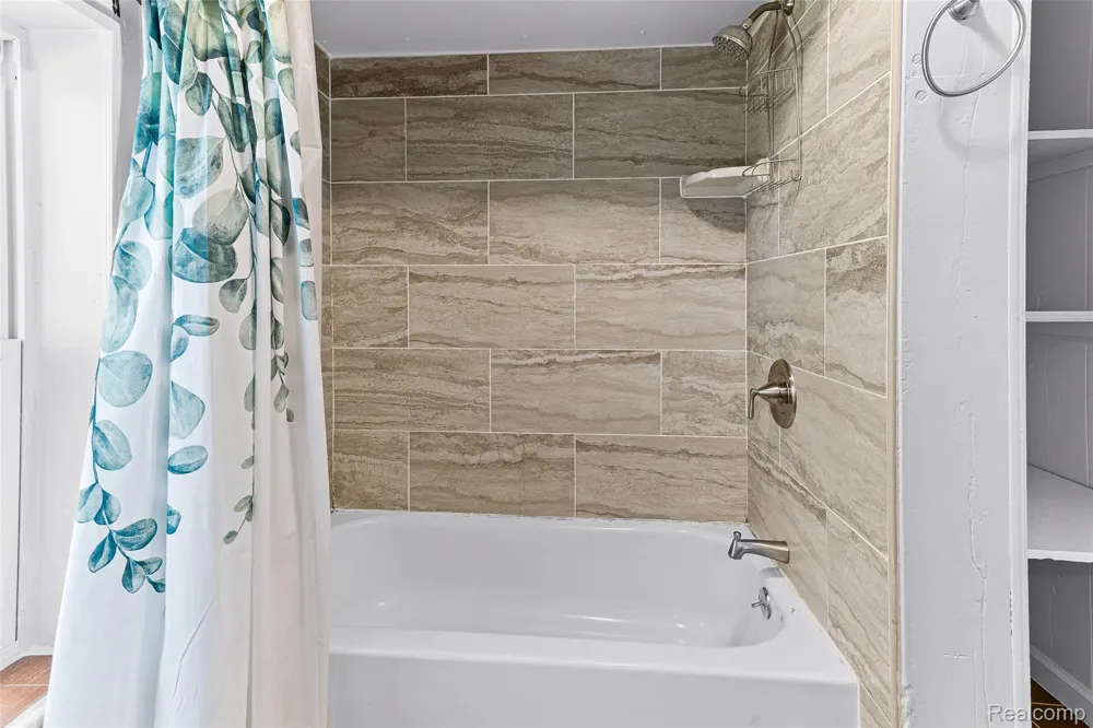 2550 Loon Lake Road Wixom City, MI 48393