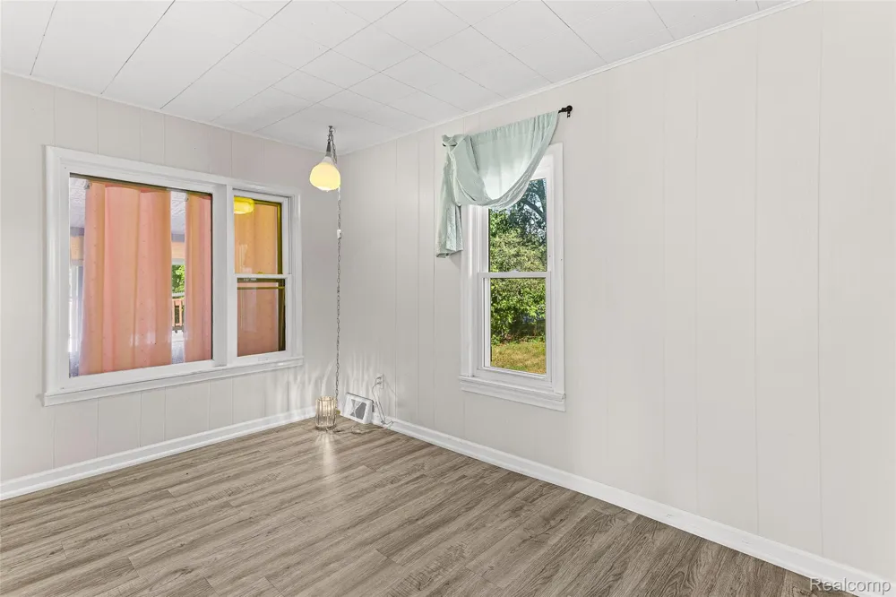 2550 Loon Lake Road Wixom City, MI 48393