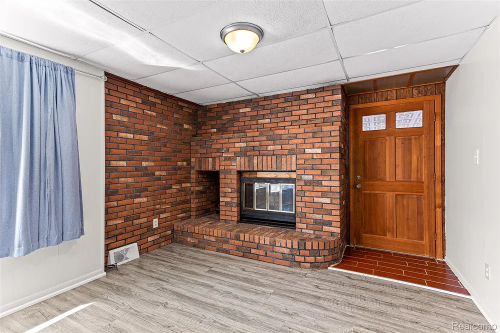 2550 Loon Lake Road Wixom City, MI 48393