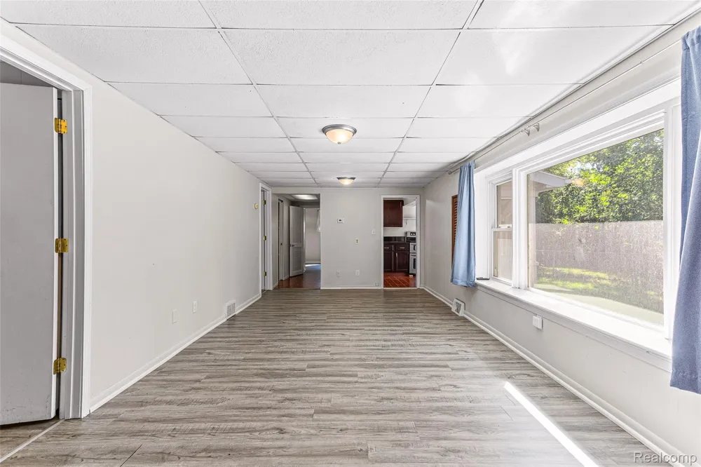 2550 Loon Lake Road Wixom City, MI 48393