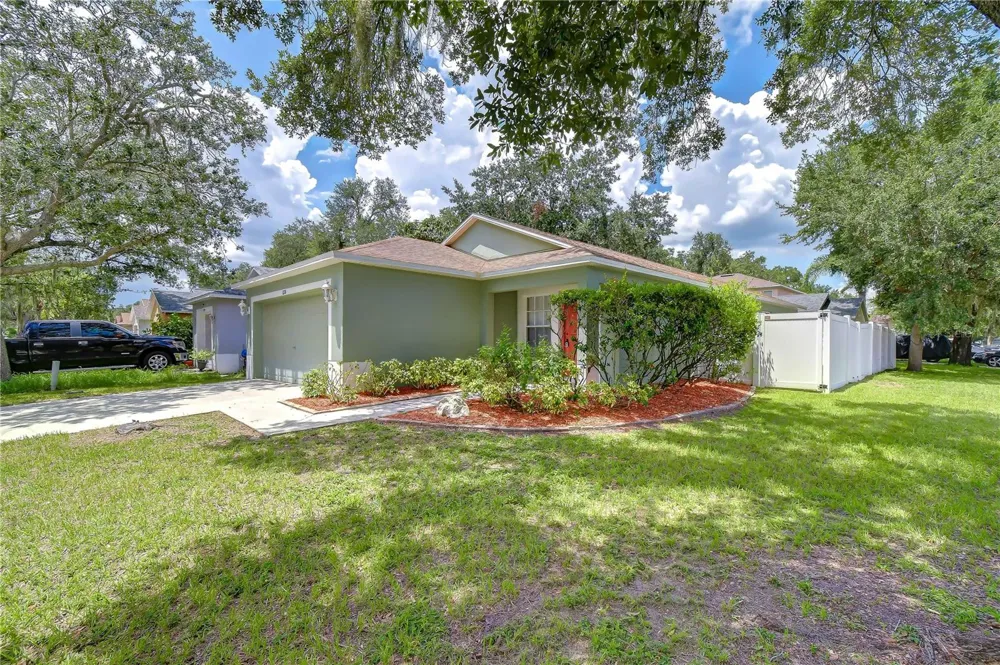 8736 MORRISON OAKS COURT Temple Terrace, FL 33637