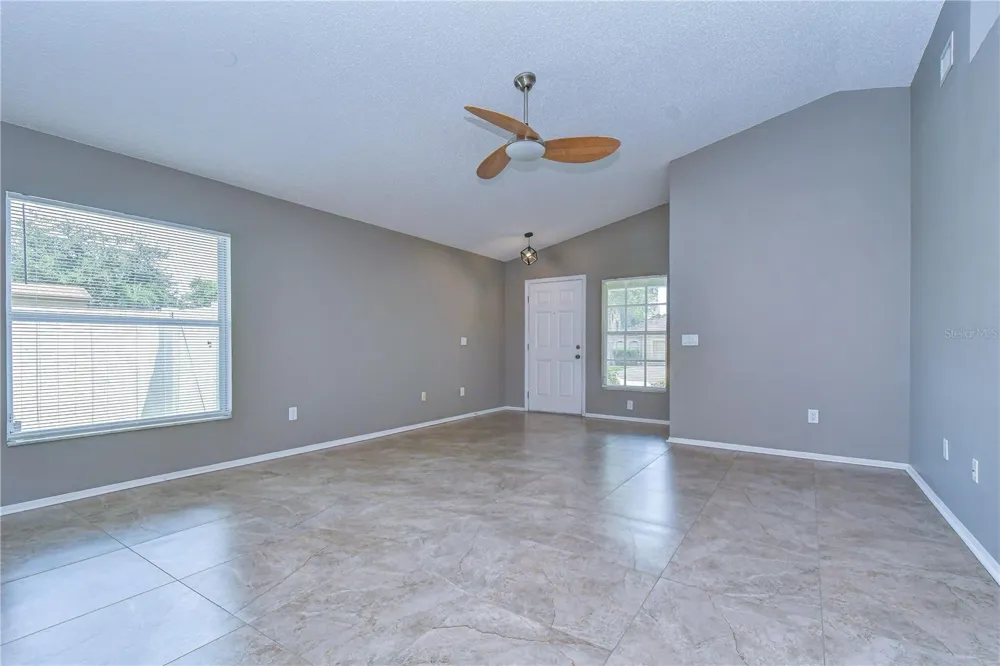 8736 MORRISON OAKS COURT Temple Terrace, FL 33637