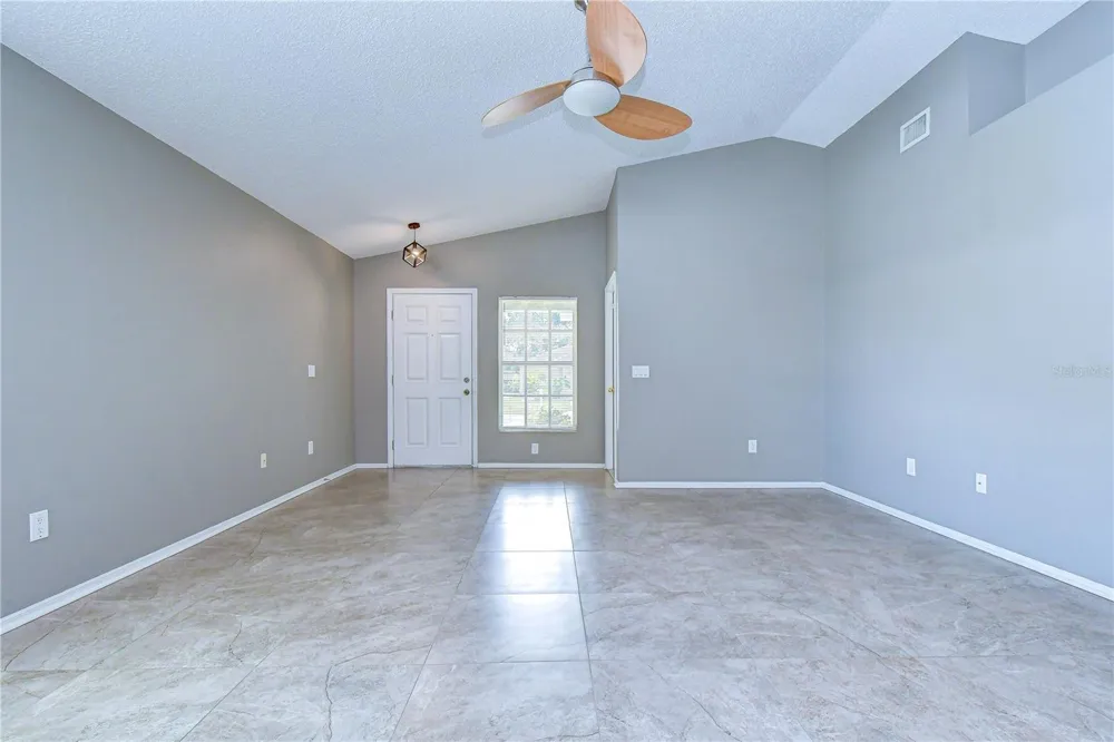 8736 MORRISON OAKS COURT Temple Terrace, FL 33637