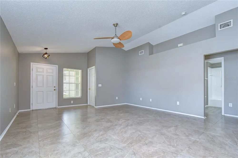 8736 MORRISON OAKS COURT Temple Terrace, FL 33637
