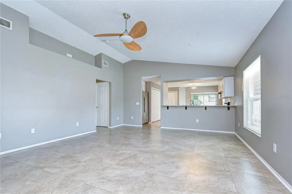 8736 MORRISON OAKS COURT Temple Terrace, FL 33637