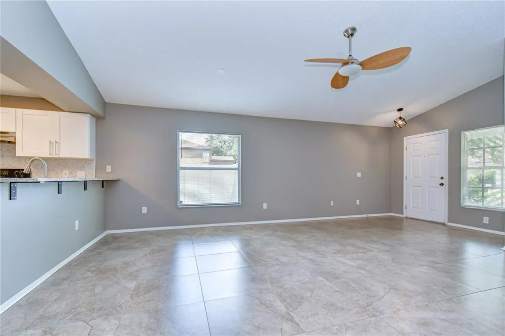 8736 MORRISON OAKS COURT Temple Terrace, FL 33637