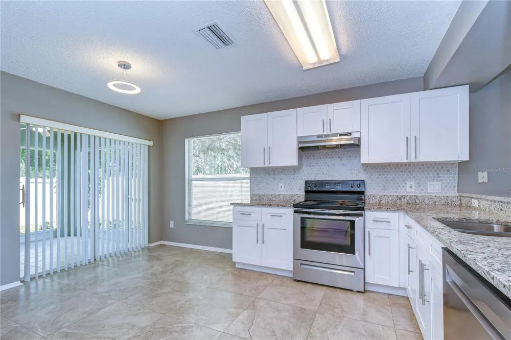 8736 MORRISON OAKS COURT Temple Terrace, FL 33637
