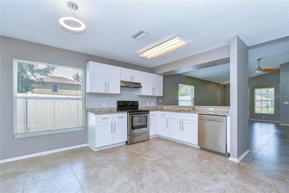 8736 MORRISON OAKS COURT Temple Terrace, FL 33637