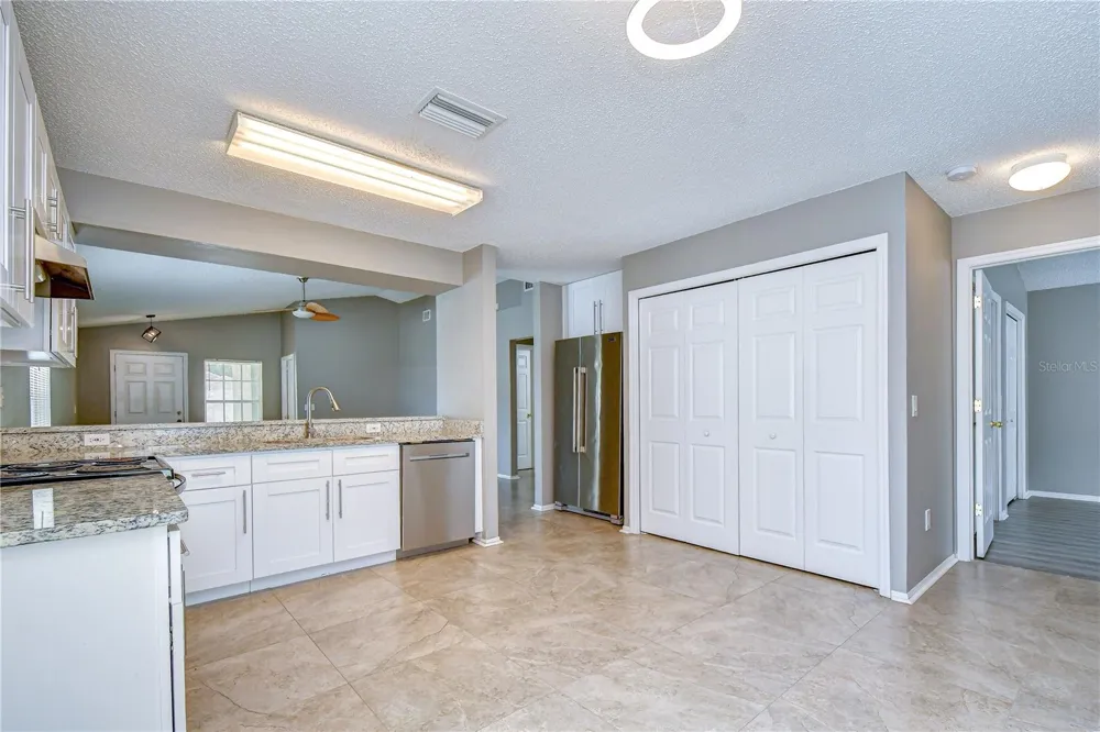 8736 MORRISON OAKS COURT Temple Terrace, FL 33637