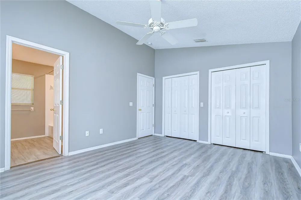 8736 MORRISON OAKS COURT Temple Terrace, FL 33637