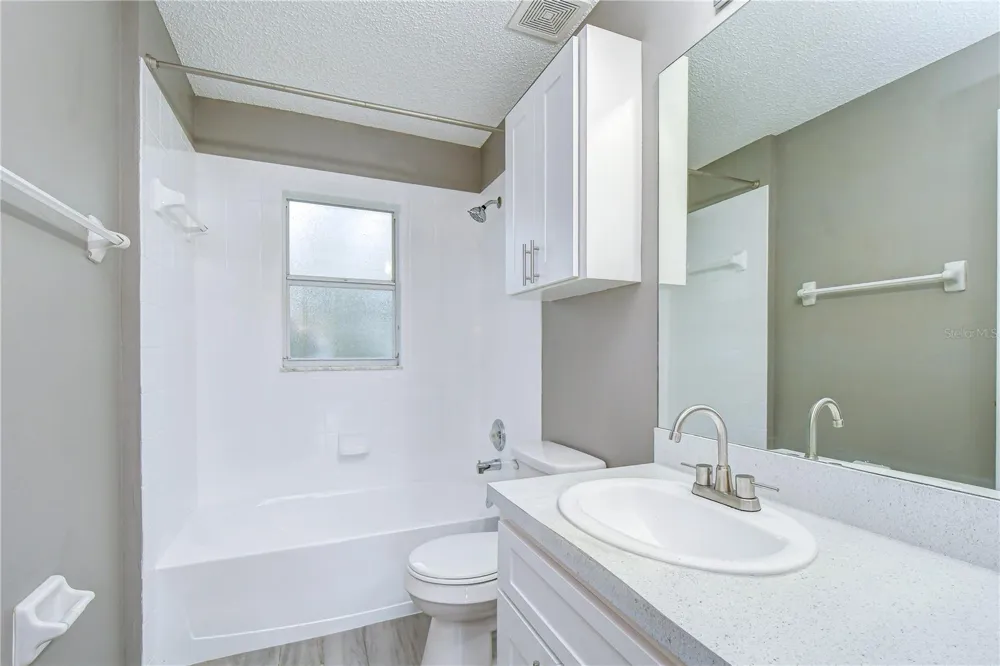 8736 MORRISON OAKS COURT Temple Terrace, FL 33637