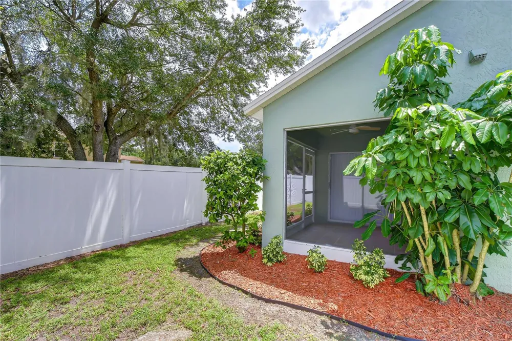 8736 MORRISON OAKS COURT Temple Terrace, FL 33637
