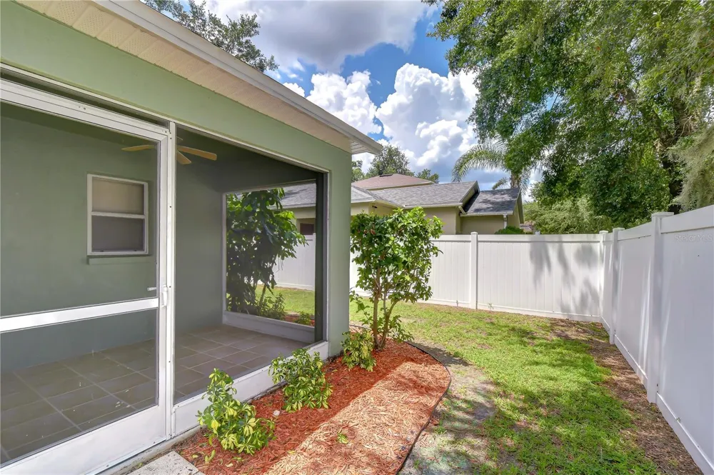 8736 MORRISON OAKS COURT Temple Terrace, FL 33637